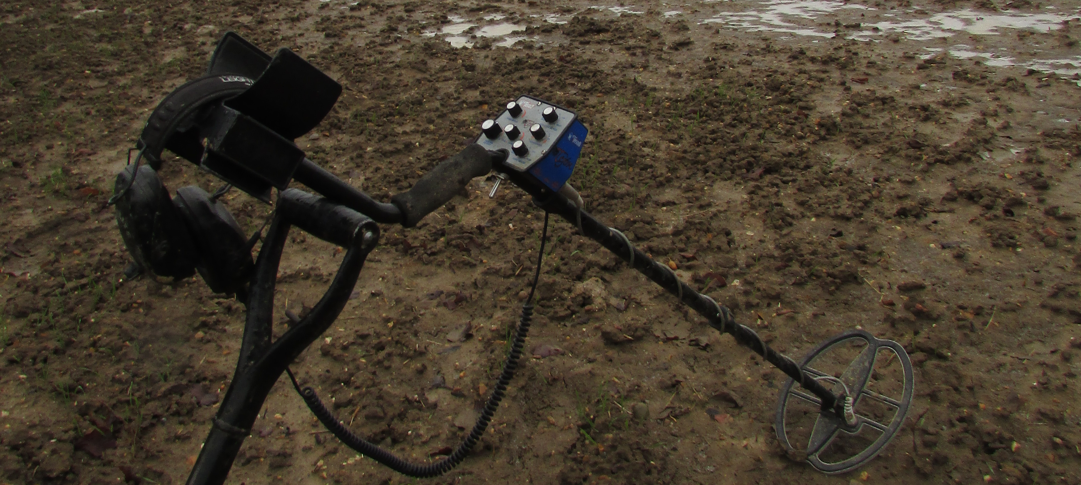 Headphones & their use in Metal Detecting Image result for grey ghost headphones